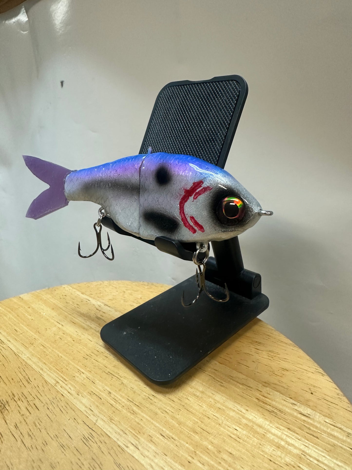 Hero in cosmic shad red gills