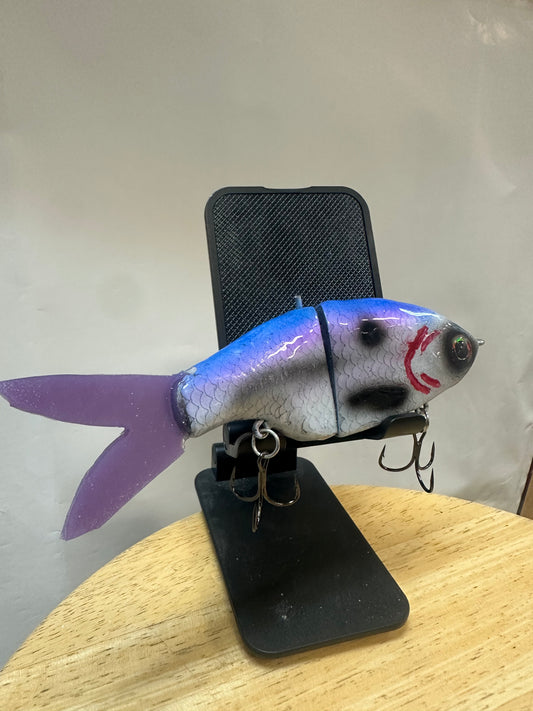 Hero in cosmic shad red gills